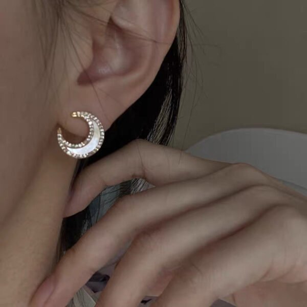pearl shell moon stud earrings