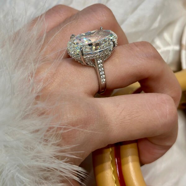 925 Silver 13x20mm Oval Zircon Engagement Ring