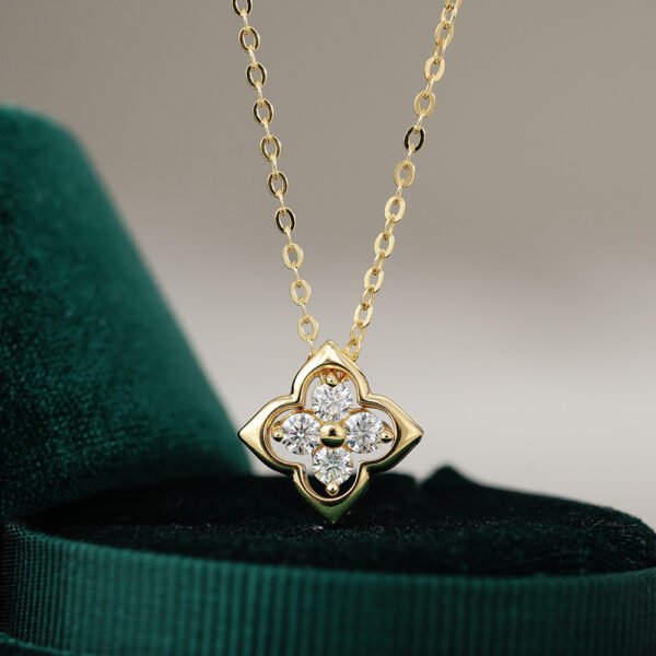 925 Silver Four Leaf Clover Moissanite Necklace