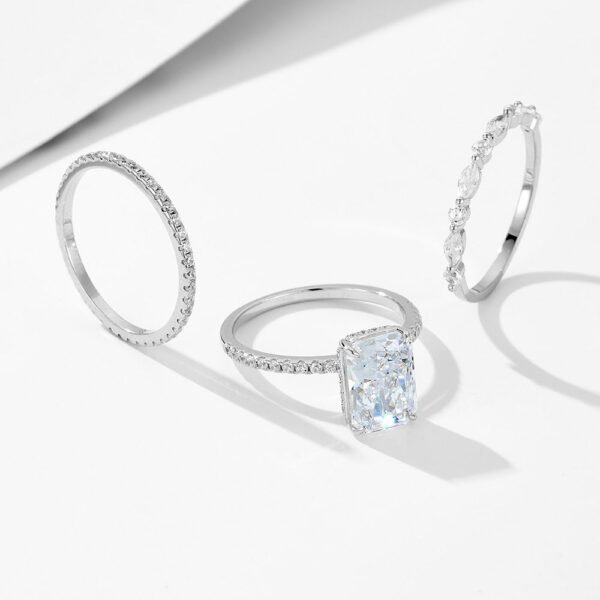 925 Silver Crushed Ice Cut Cubic Zirconia Engagement Ring Set