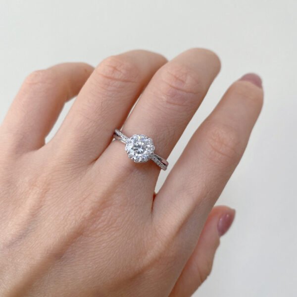Moissanite Wedding Ring