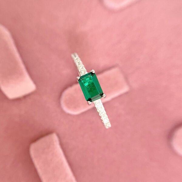 925 Sterling Silver Emerald Dainty Ring