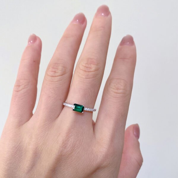 925 Sterling Silver Emerald Dainty Ring