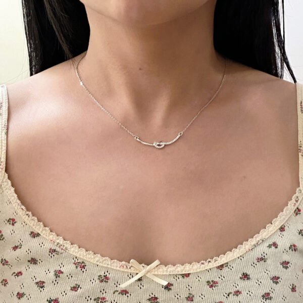 925 Sterling Silver Knot Heart Necklace